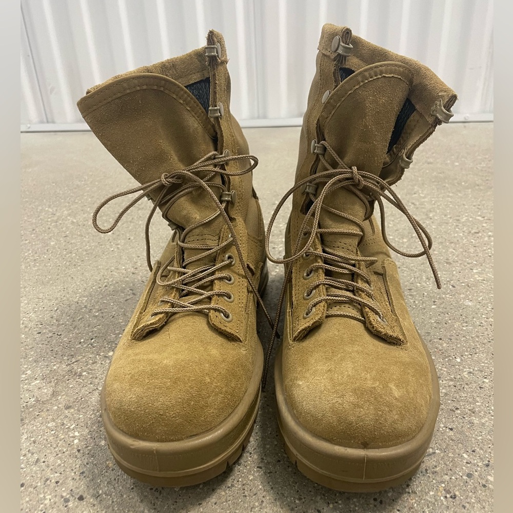 Altama 5.5W Desert Combat Boots 245/90 Vibram Soles USA Clean and Ready to Go